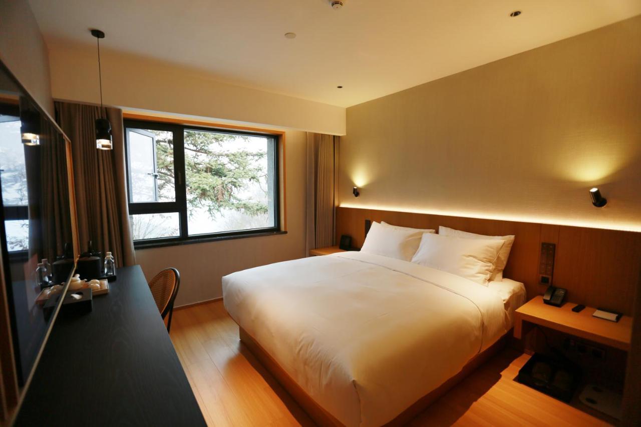 Wudang Mountain The Yew House Hotel Wudangshan Exterior photo